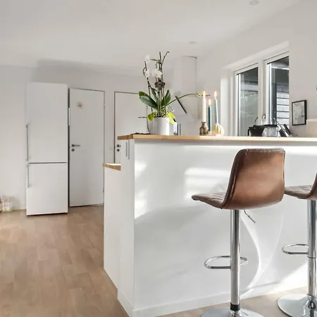 Newly Renovated With A Fantastisc View Of Water And Bog