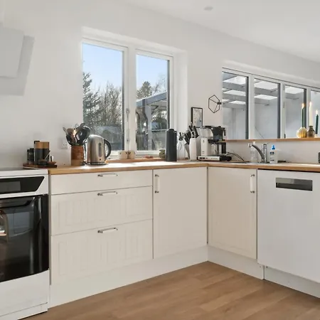 House With A Beautiful View Of The Sea And Bogo Feriehus *